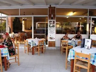 Aparthotel Stam & John 2*