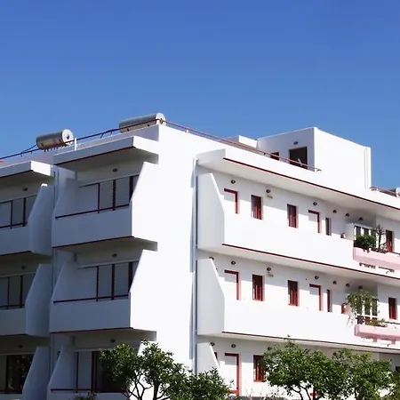 Stam & John Aparthotel 2*