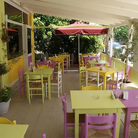 Stam & John İstanköy